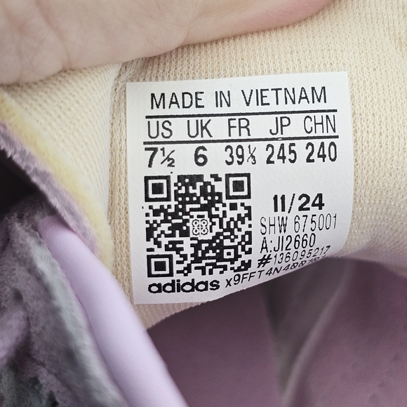 Adidas Bermuda Women's Sneakers, Glow Pink, Size 7.5 – Preowned - Picture 4 of 13